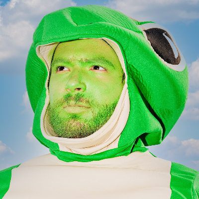 Lyle the Therapy Gecko Headshot