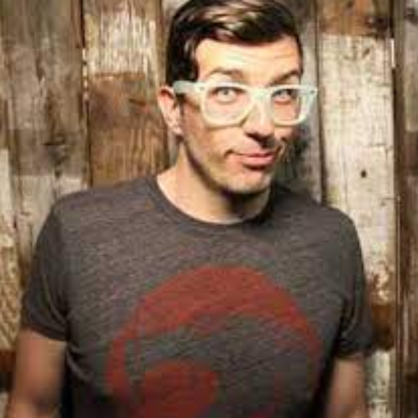 LUKE THAYER Headshot