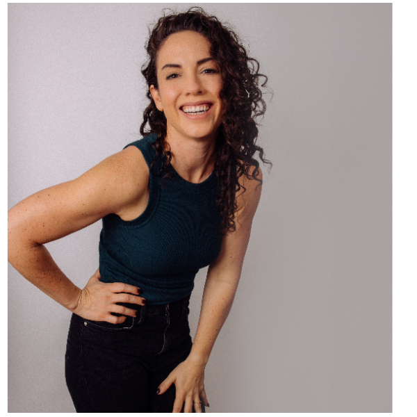 Caitlin Peluffo Headshot