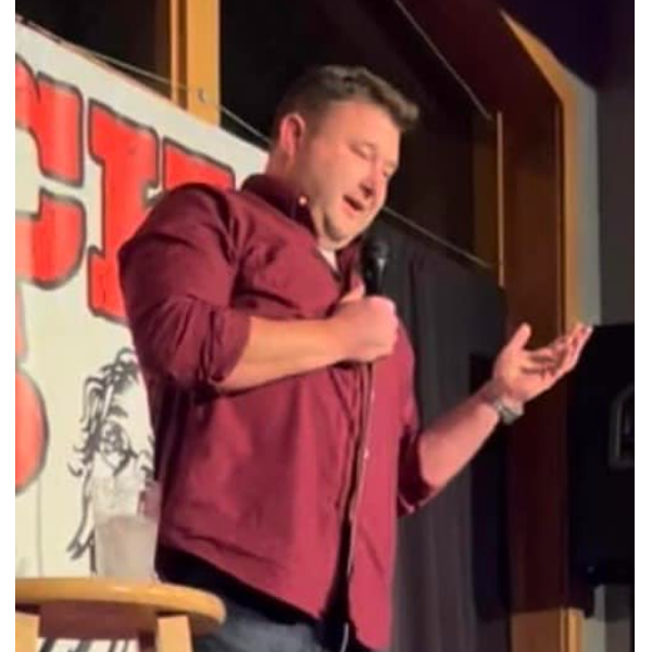 Chris Snyder Headshot