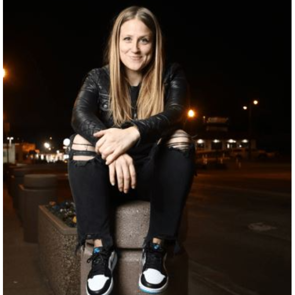 Mary Santora Headshot