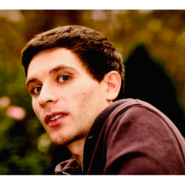 DANIEL SIMONSEN Headshot