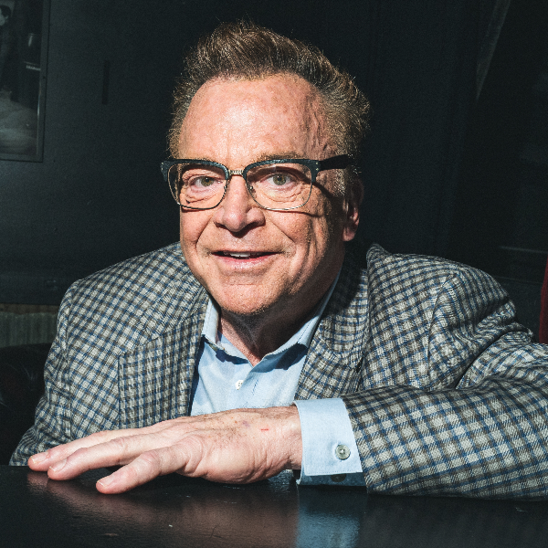 Tom Arnold Headshot