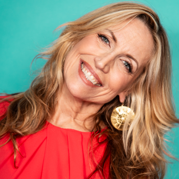 LAURIE KILMARTIN Headshot
