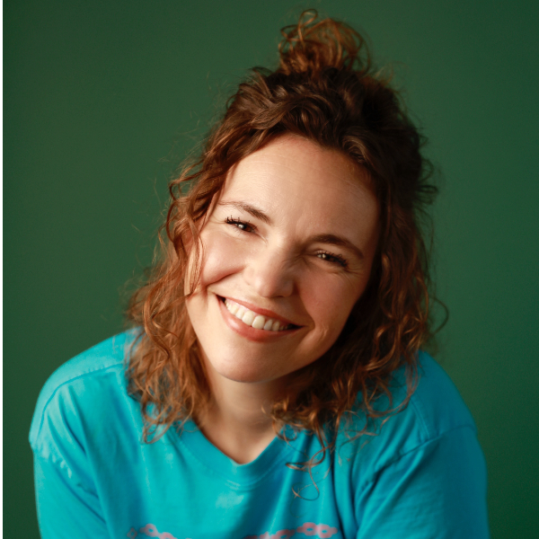 Beth Stelling Headshot