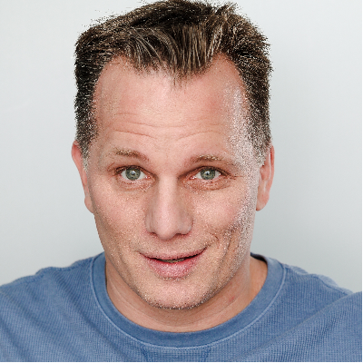 Adam Hunter Headshot