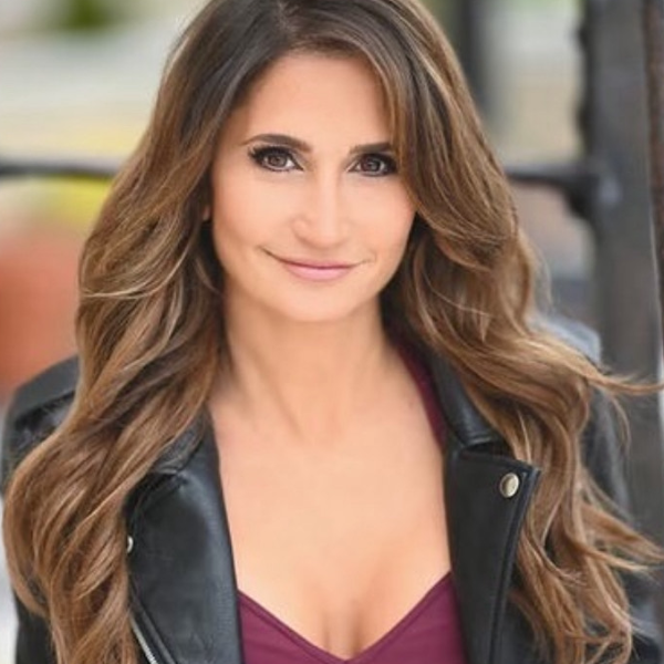 Michele Fox Headshot