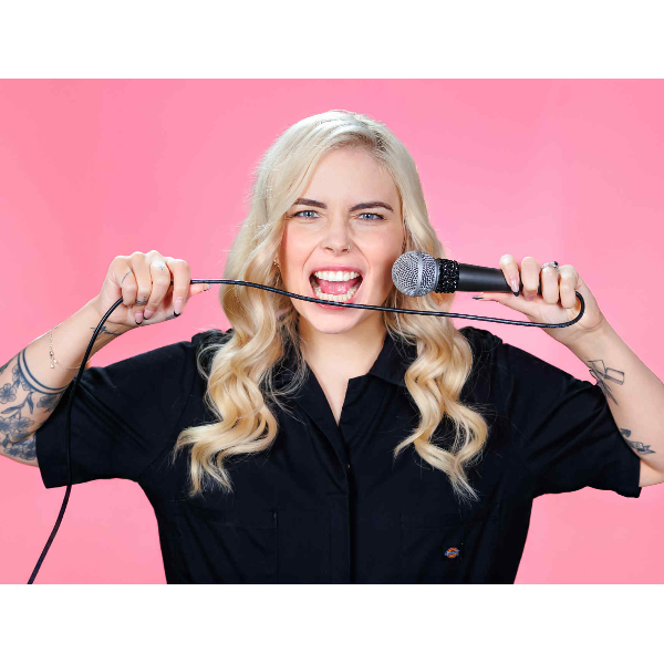 Sarah Perry Headshot