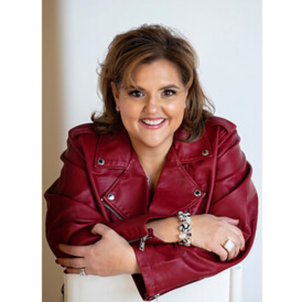 LAURA PATTON Headshot