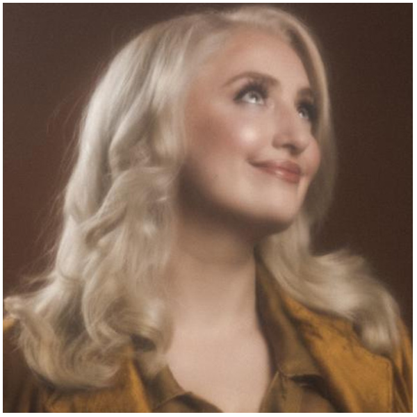 Sophie Buddle Headshot