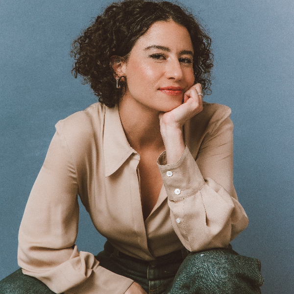 ILANA GLAZER Headshot