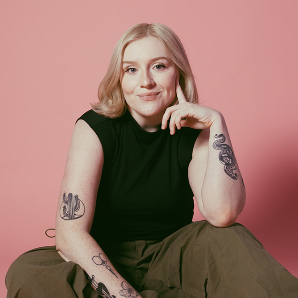 Hannah Jones Headshot