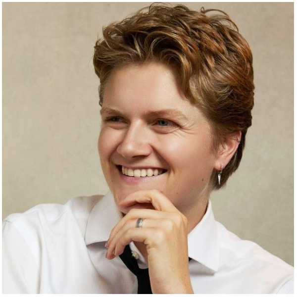 Alaire Thomas Headshot