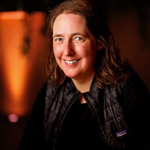 Janet McNamara Headshot