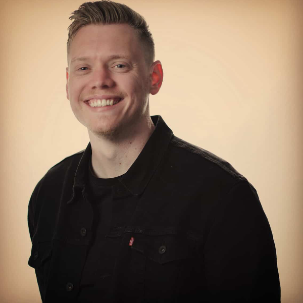 JUSTIN SEYMOUR Headshot