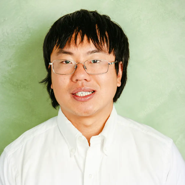 AARON CHEN: Technology Headshot
