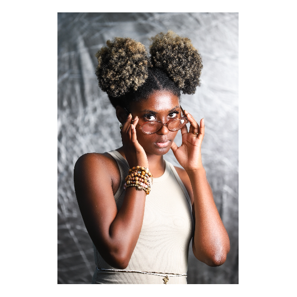 Saya Meads Headshot