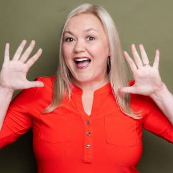 HOLLY BALLENTINE Headshot