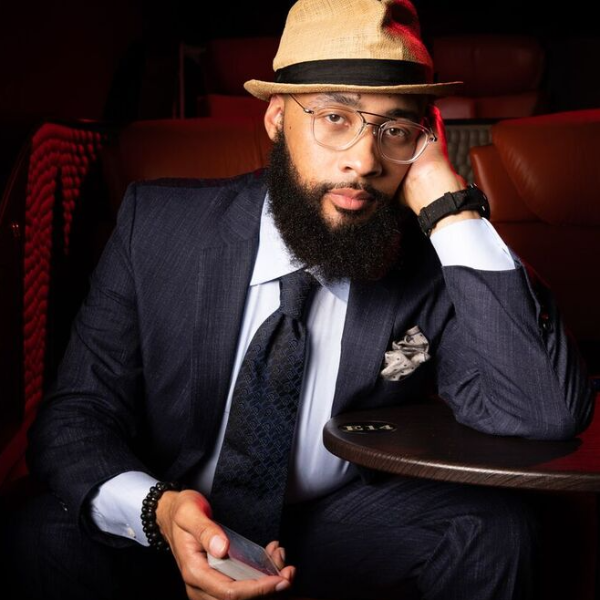 Eric Jones Headshot