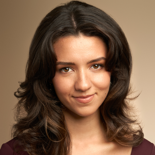 Maddy Kelly Headshot