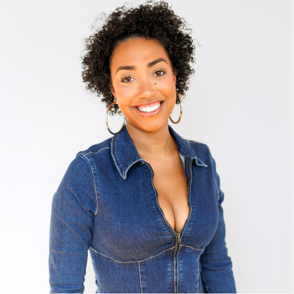 Eva Evans Headshot