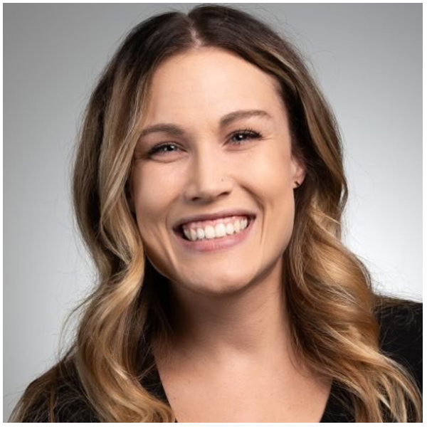 Holly James Headshot