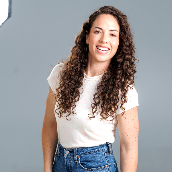 Caitlin Peluffo Headshot