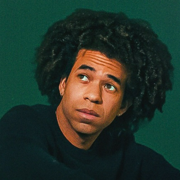 Caleb Elliott Headshot