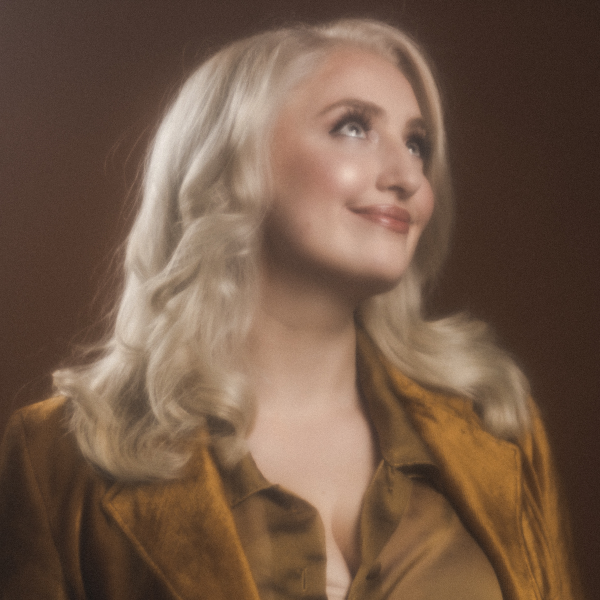 Sophie Buddle Headshot