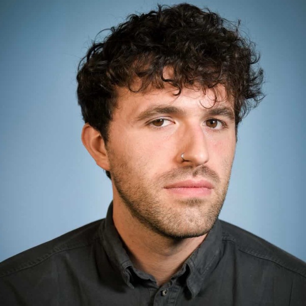 Nick Viagas Headshot