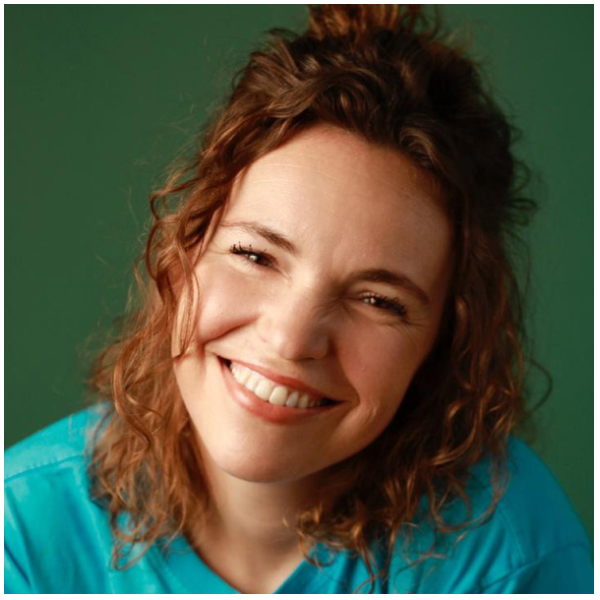 Beth Stelling Headshot