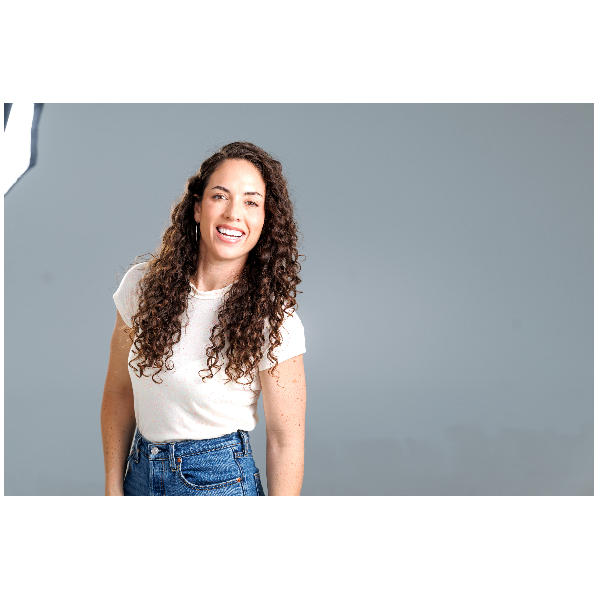 Caitlin Peluffo Headshot